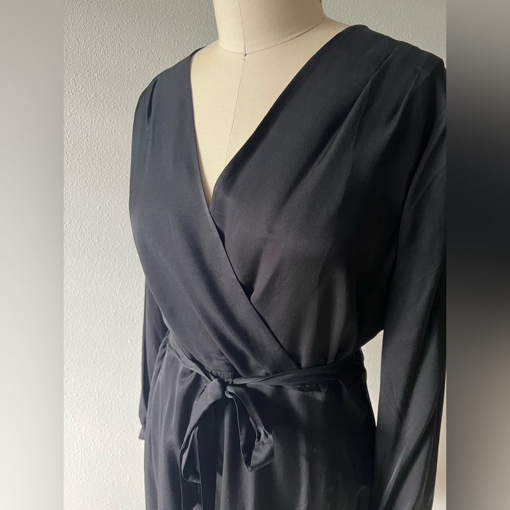 NWT Banana Republic Black Long Sleeve Wrap Dress - Picture 2 of 9